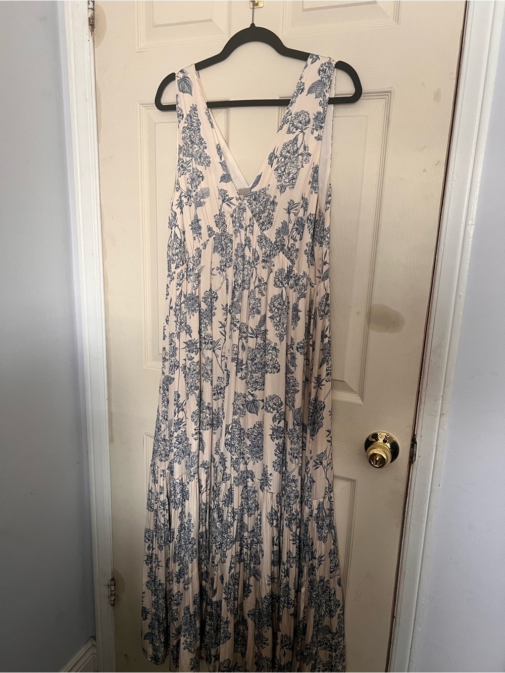 H&M Cream Maxi Dress with Blue Floral Print and V-Neck